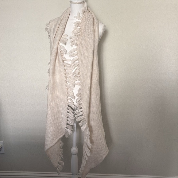 Rebecca Minkoff Asymmetrical Fringe Muffler Scarf Ivory, NWT - Picture 5 of 7